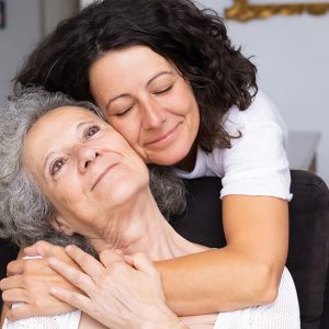 Cuidar de quem cuida: como apoiar cuidadores informais e reforçar competências